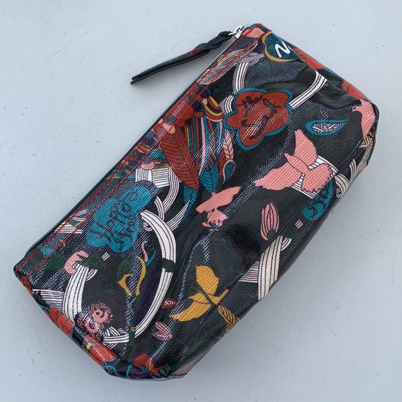 The Sak Makeup/‘Catch All’ Bag - Picture 2 of 11